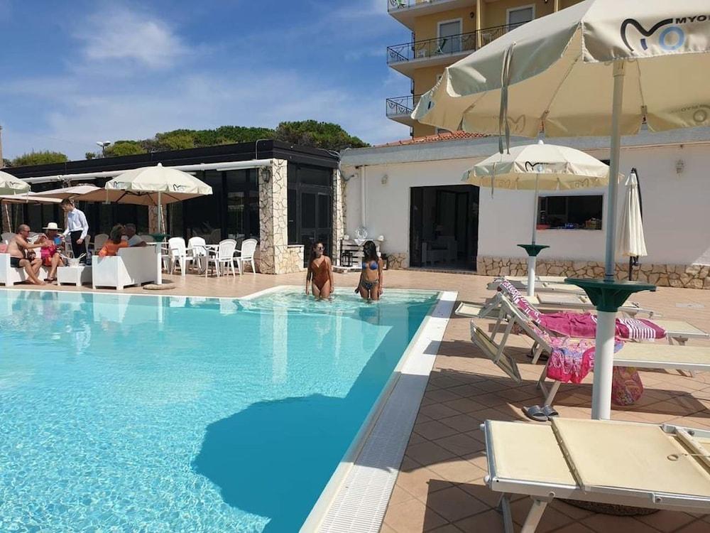 Hotel Club Sabbiadoro Battipaglia Exteriér fotografie